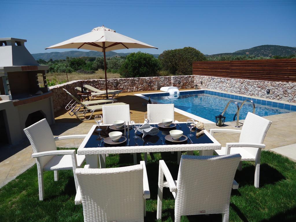 Next To Haraki Beach , Taverns Bars & 10 To Lindos Room photo